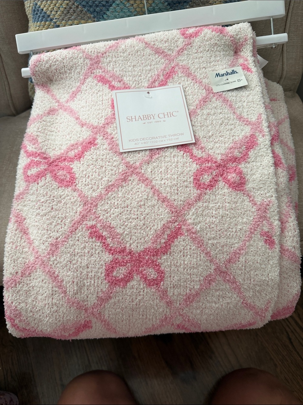 Shabby Chic Bow Print Fuzzy Throw